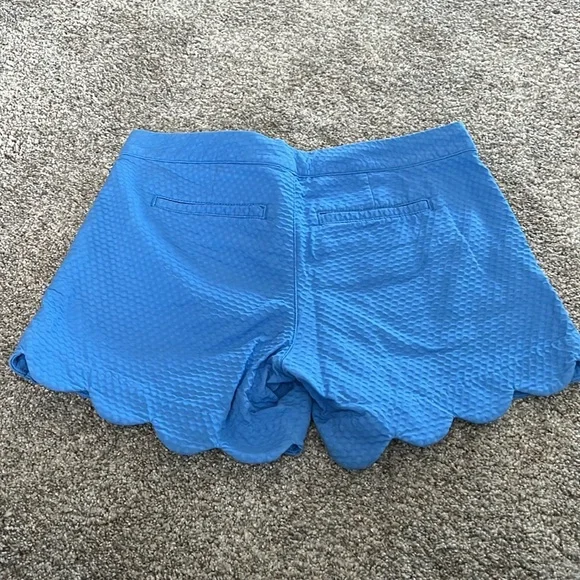 Lilly Pullitzer Buttercup Scallop Shorts - Picture 6 of 9